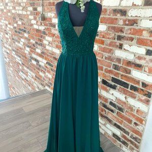 Mori Lee bridesmaid style #21593 size 16, color Emerald.
